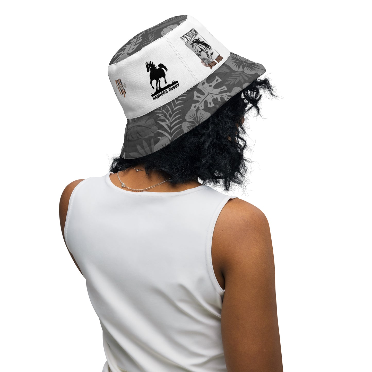 Reversible bucket hat