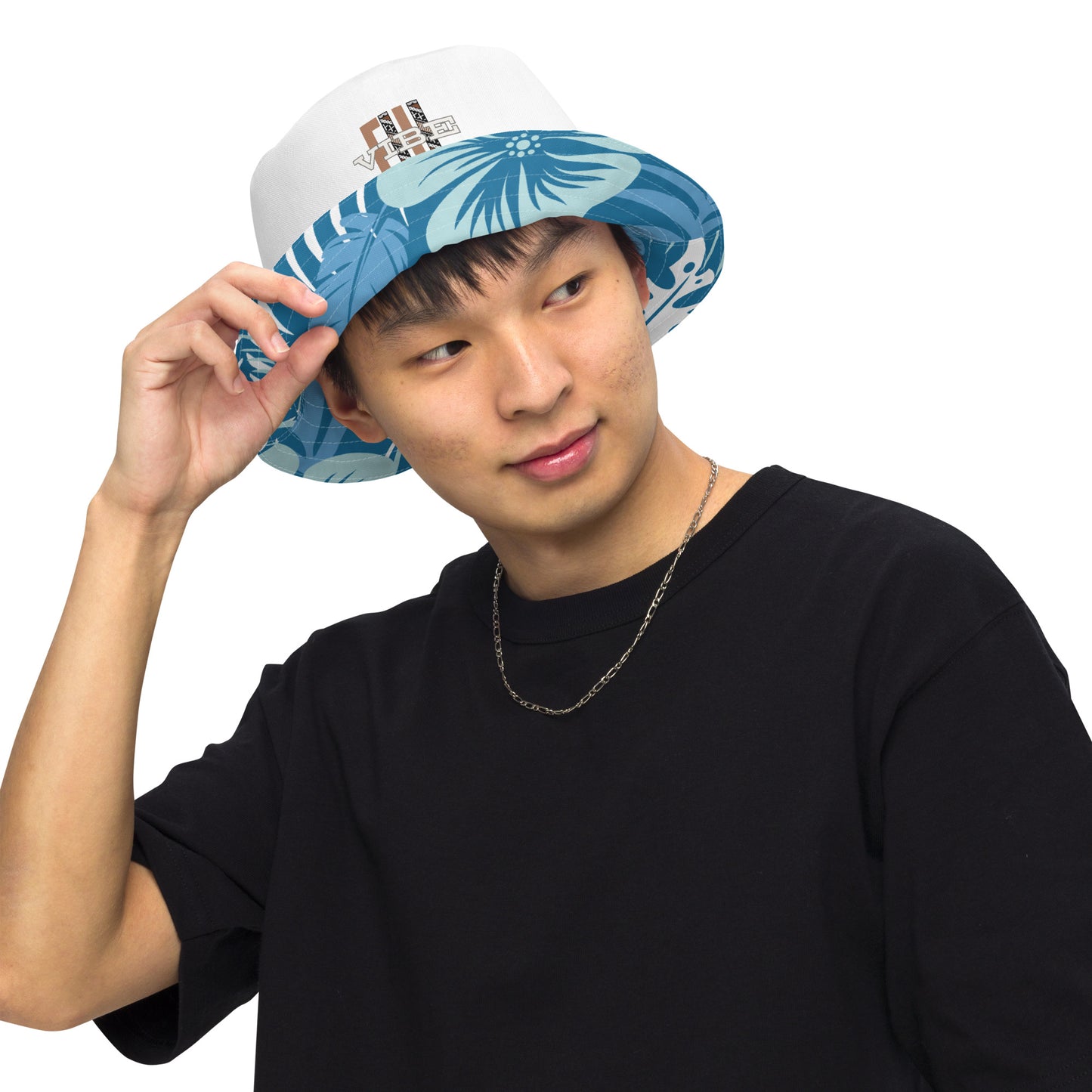 Reversible bucket hat