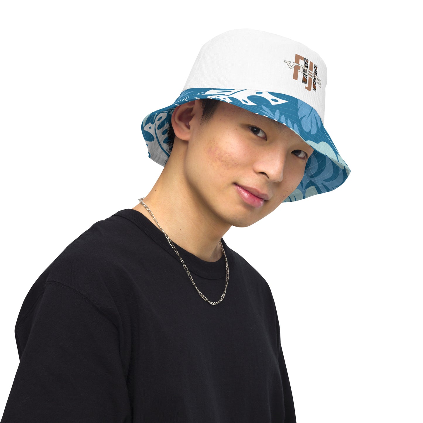 Reversible bucket hat