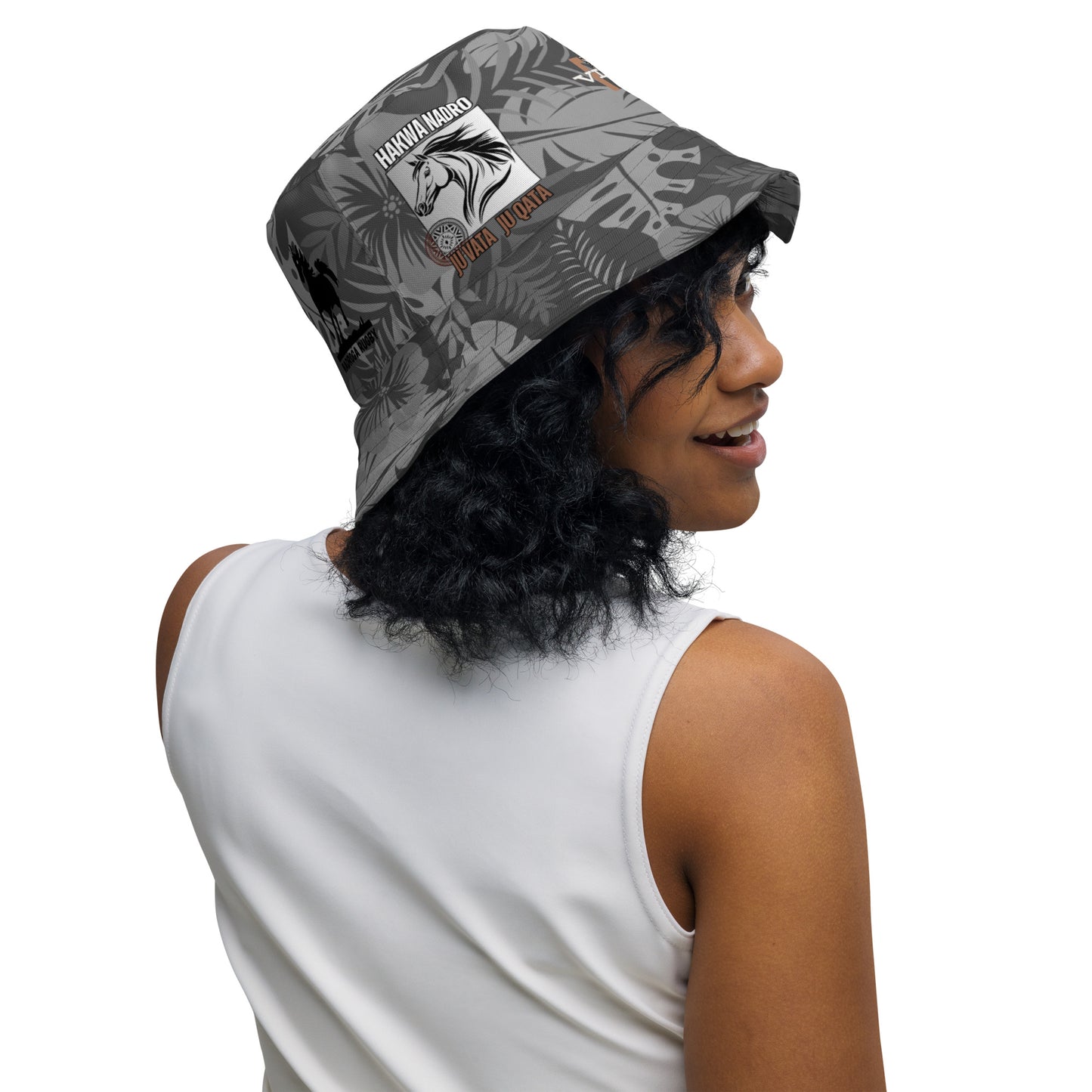 Reversible bucket hat